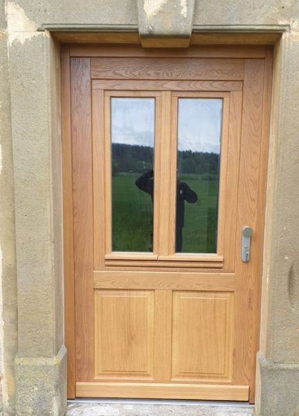 Türen und Fenster aus Holz, Kunststoff, Aluminium oder Verbundstoffen - fast Grenzenlose Möglichkeiten erwarten Sie!